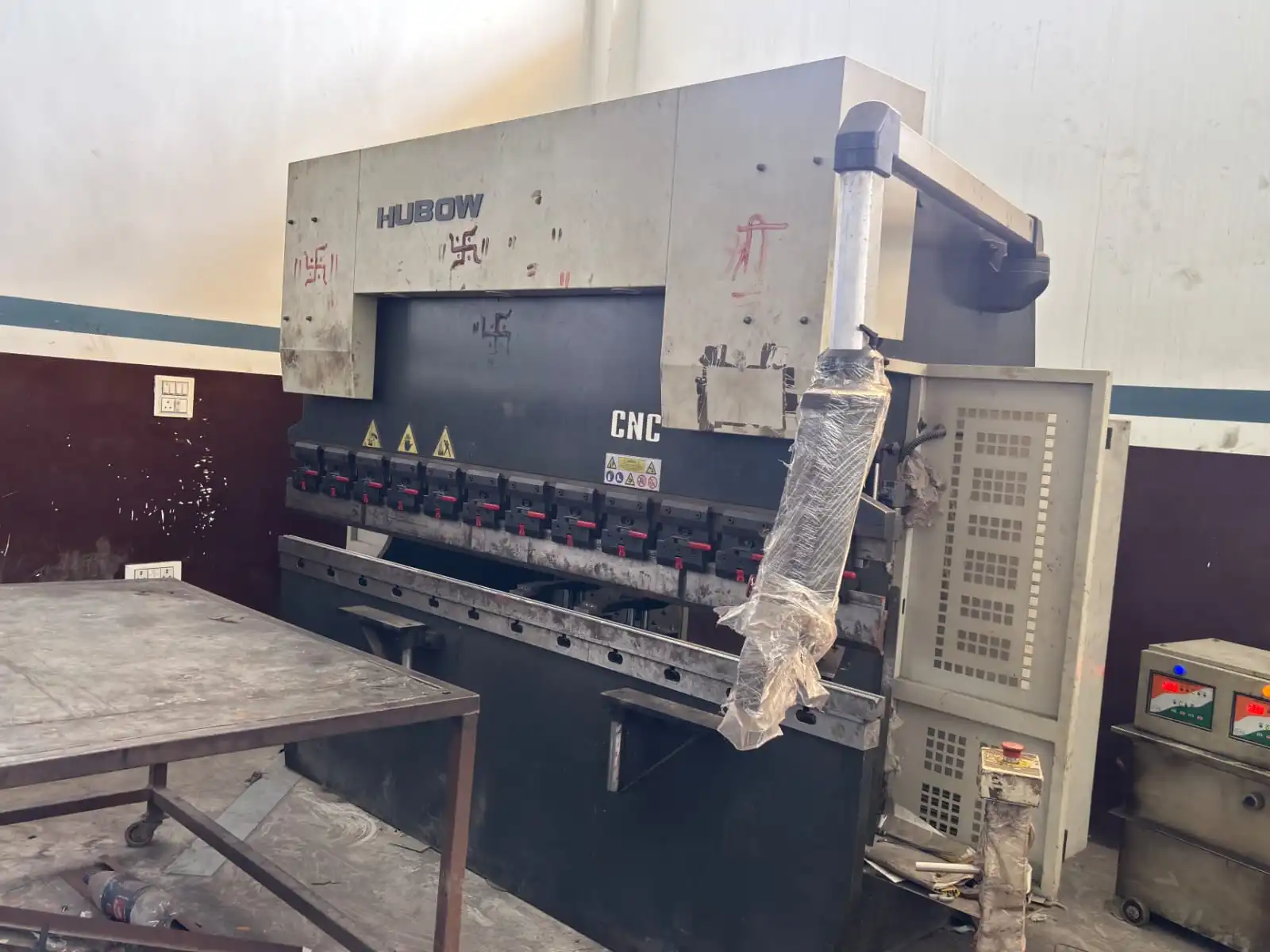 CNC Sheet Bending Machine